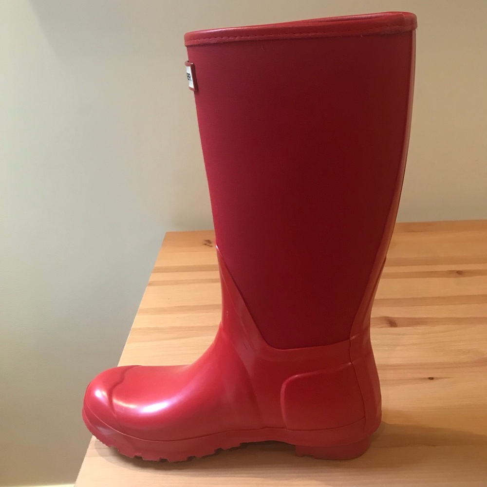 Red fleece insulated Hunter boots